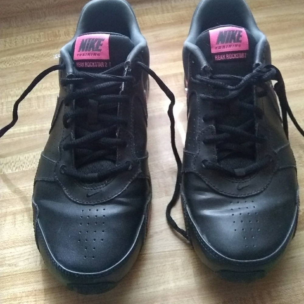 Nike tennis shoes